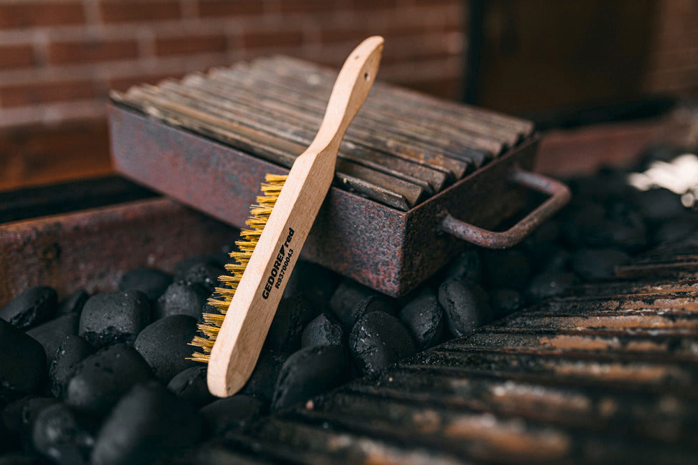 R93700043 - Cepillo metálico, 3 hileras, L=290 mm, mango de madera